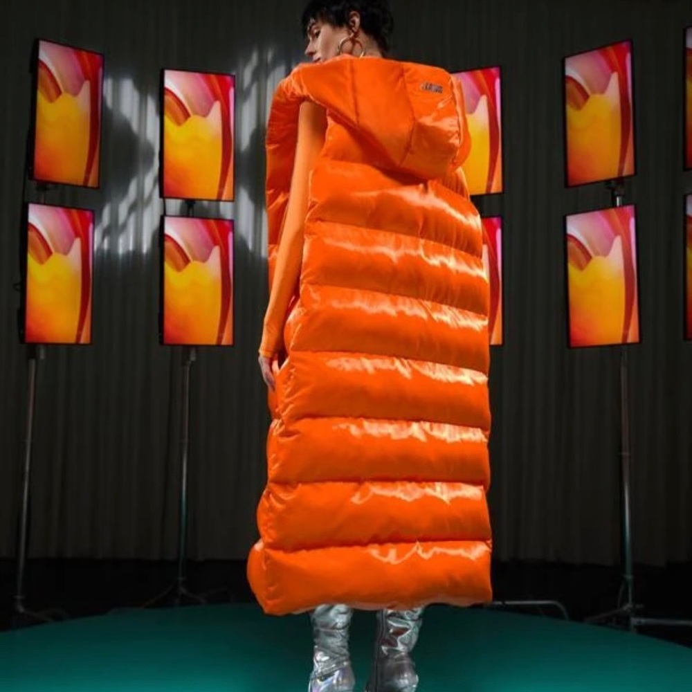 Orange long bubble vest - Picture 1 of 2